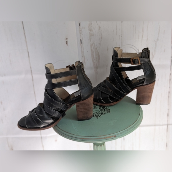 Freebird By Steven Claw Shoes - Picture 2 of 14